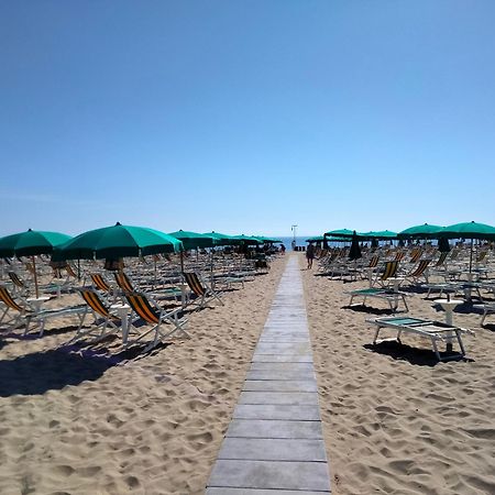 Residence Riviera Alba Adriatica Exterior photo