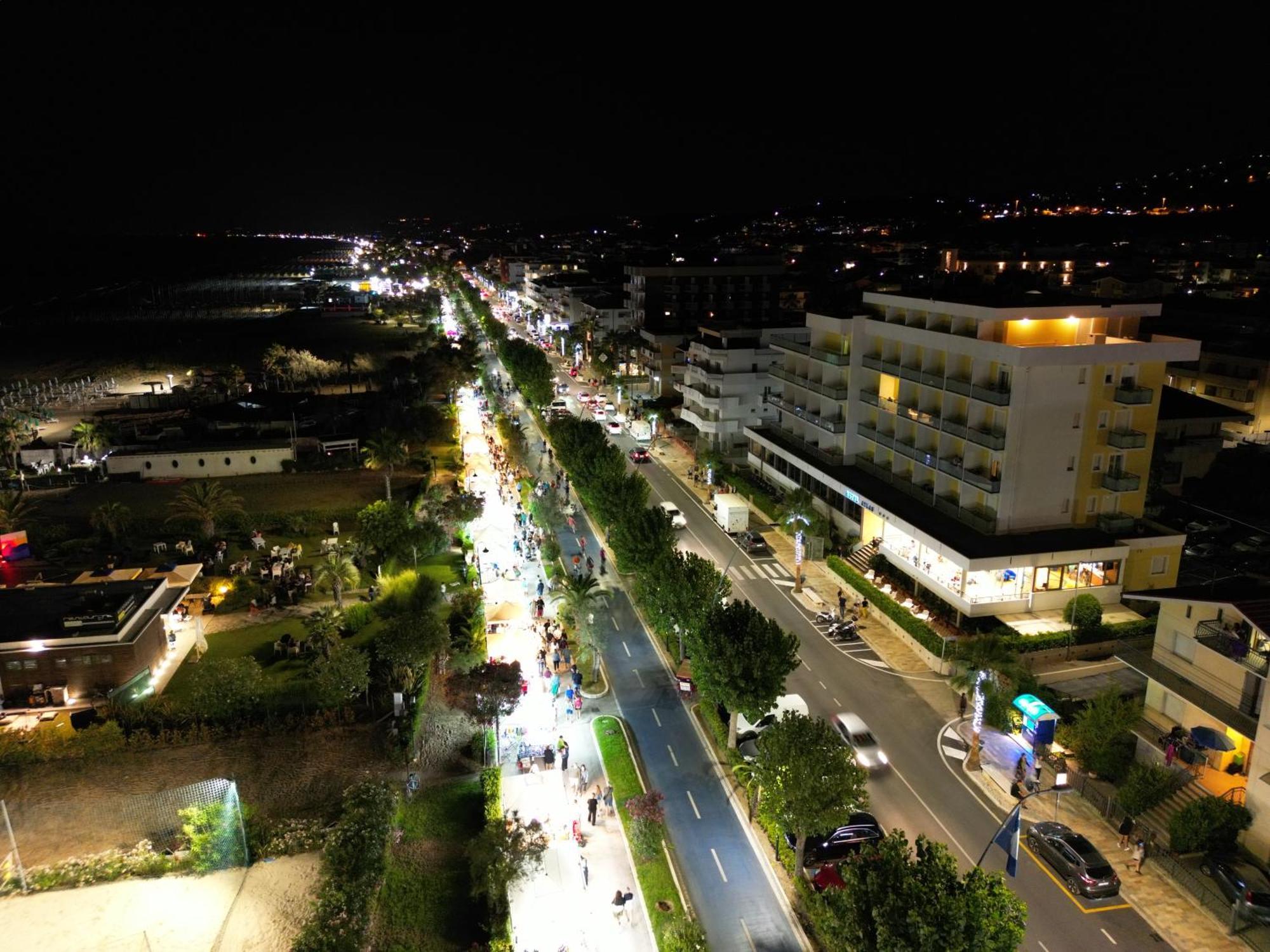 Residence Riviera Alba Adriatica Exterior photo