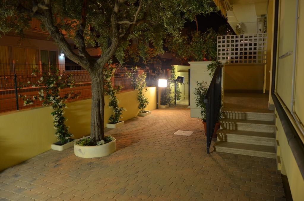 Residence Riviera Alba Adriatica Exterior photo