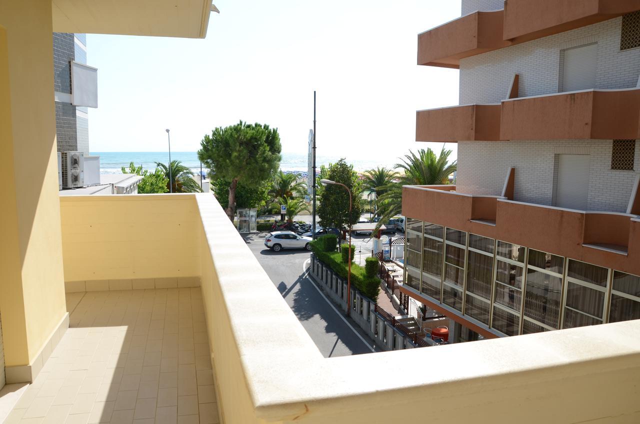 Residence Riviera Alba Adriatica Exterior photo